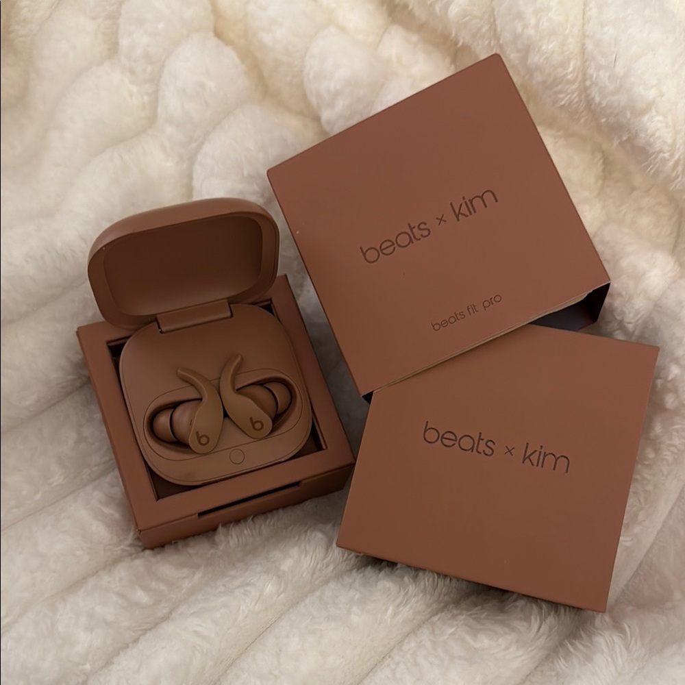 Beats x Kim Fit Pro Wireless Earbuds - Dune